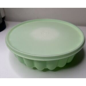 Vintage Tupperware 1203 Mint Green Bundt Cake Pan Jello Mold Retro Baking
